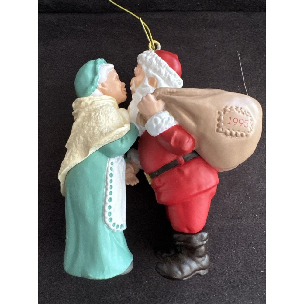 Hallmark 1995 Christmas Eve Kiss Mr. and Mrs. Santa Claus Keepsake Ornament - Picture 3 of 7